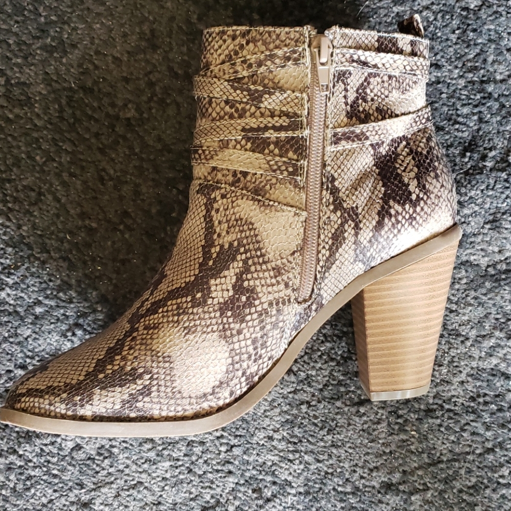 ⚜ BOOTIES ⚜ - Picture 1 of 6